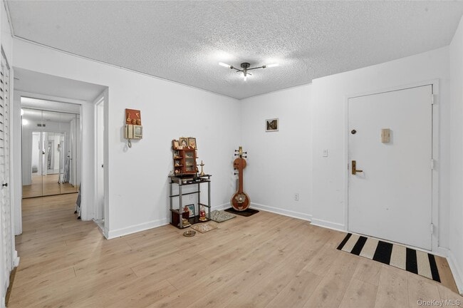 Building Photo - 25 Rockledge Ave