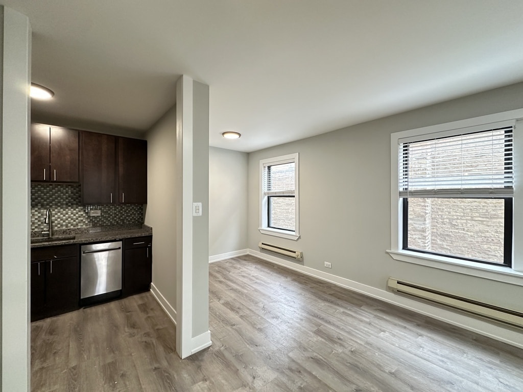 Building Photo - 4823 N Damen Ave