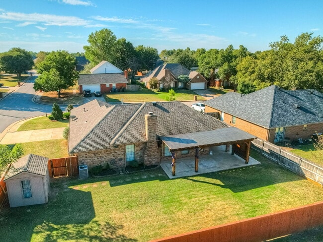 Building Photo - Immaculate Edmond Home with New Carpet and Storm Shelter!
