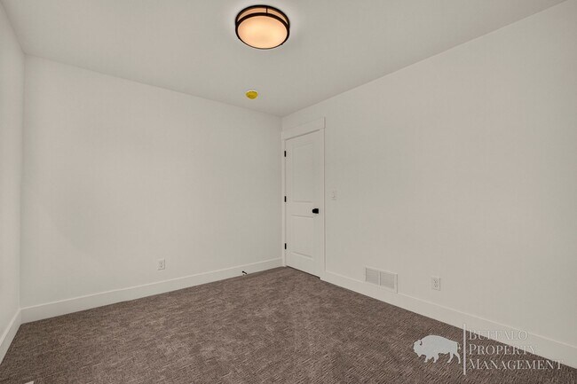 Building Photo - 670 S 2315 W