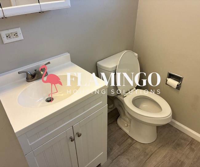 Building Photo - 1196 Bellbrook Ave