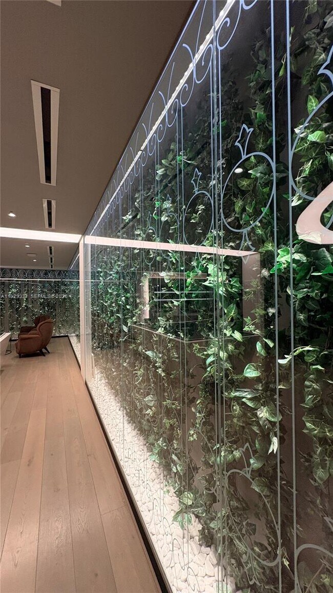 Building Photo - 1000 Brickell Plaza