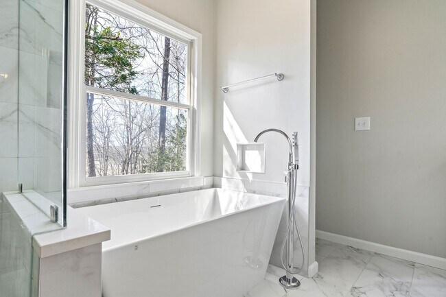 Building Photo - 1223 Berwick Rd