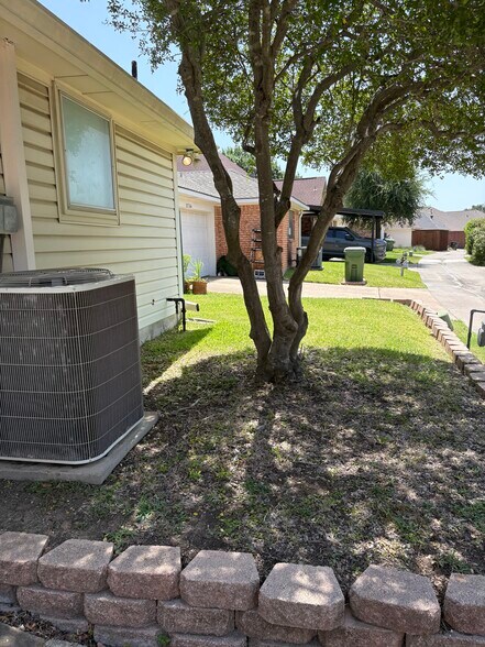 Building Photo - 2738 Hickory Bend Dr
