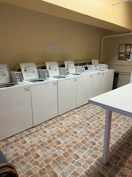 Building Photo - 1437 N ATLANTIC Ave