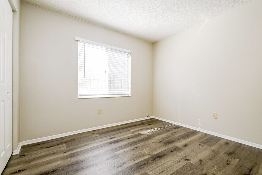 Building Photo - 1310 Coolmont Dr