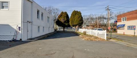 Building Photo - 882 Amboy Ave
