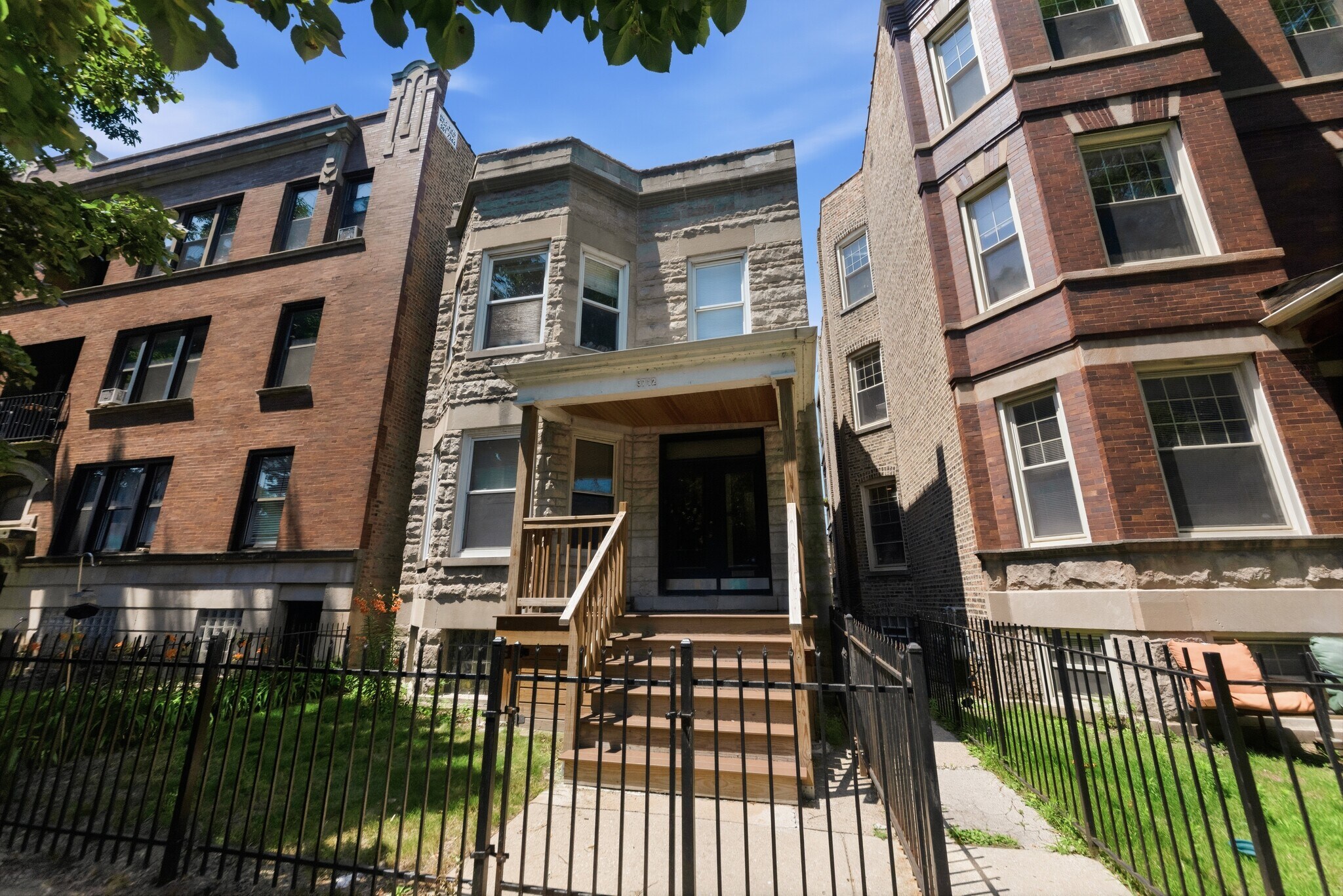 Building Photo - 3712 N Racine Ave