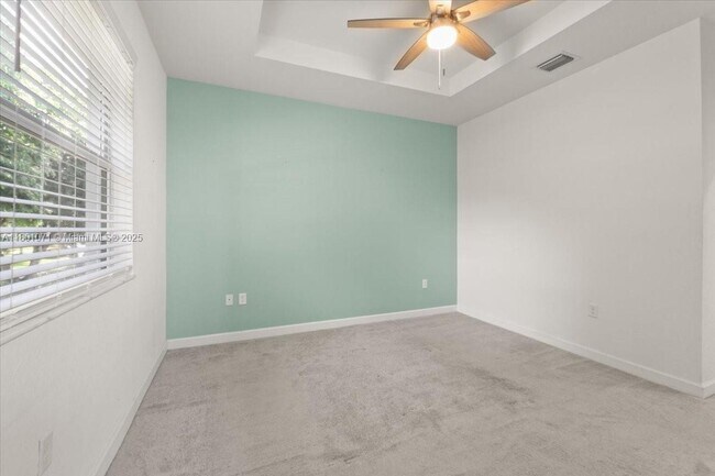 Building Photo - 2648 SE 15th Ct