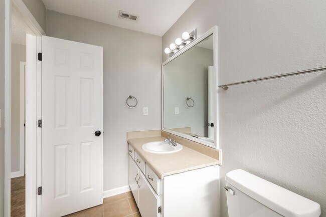 Building Photo - 4834 Royal Hills Cv