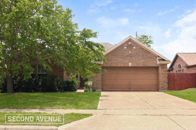 Building Photo - 5945 Sutherland Dr