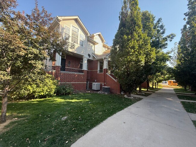 Building Photo - $O DEPOSIT OPTION. SPACIOUS 3-BEDROOM TOWNHOUSE IN KENSINGTON TOWNHOMES