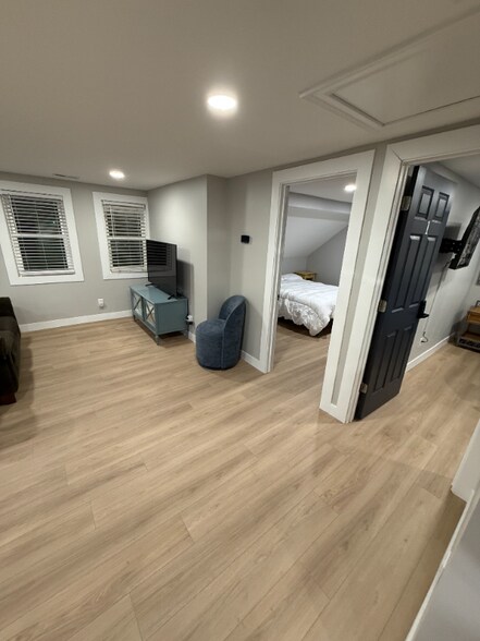 Building Photo - 2327 Jackson St