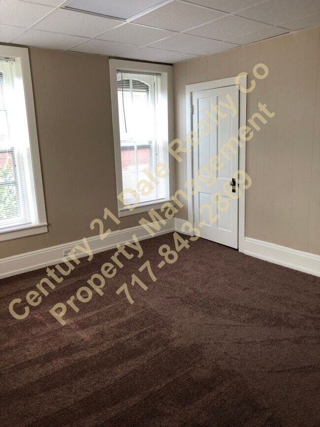 Building Photo - Renovated 2 Bedroom in Spring Grove, PA