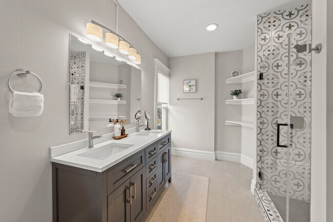 Building Photo - Executive Furnished Rental in Olde Towne East