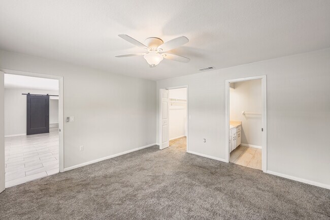 Building Photo - Point View Lane