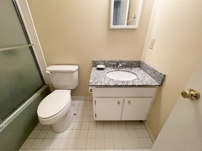 Building Photo - Shandon Gardens Unit #12