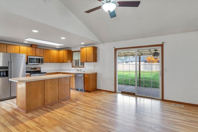 Building Photo - 3133 19th Ave SE