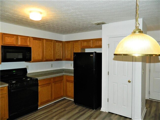 Building Photo - 20 Chantilly Pl