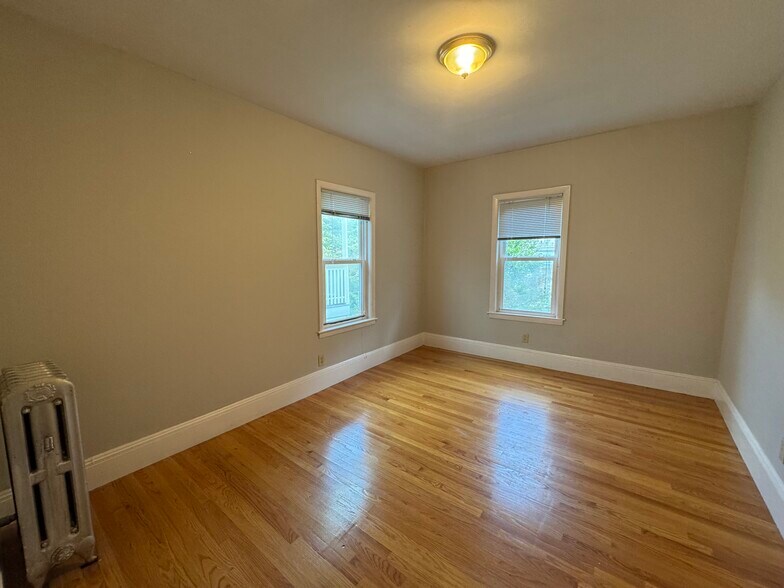 Building Photo - 23 Tufts St