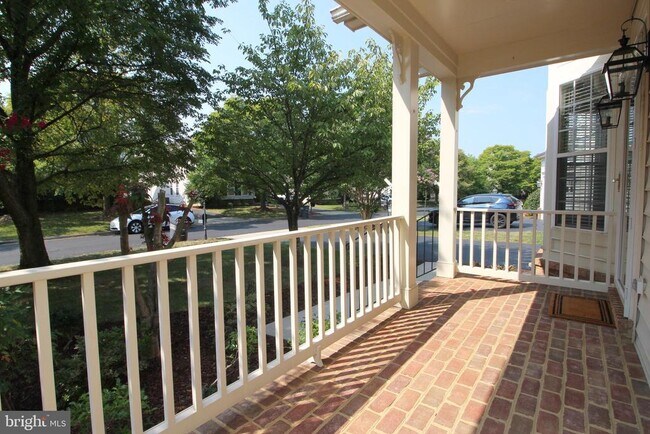 Building Photo - 40424 Milford Dr