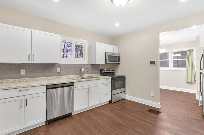 Building Photo - 2107 Cleveland Ave