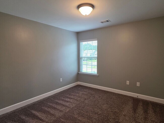 Building Photo - Belmont Glen! South Effingham Schools! Community Amenities!