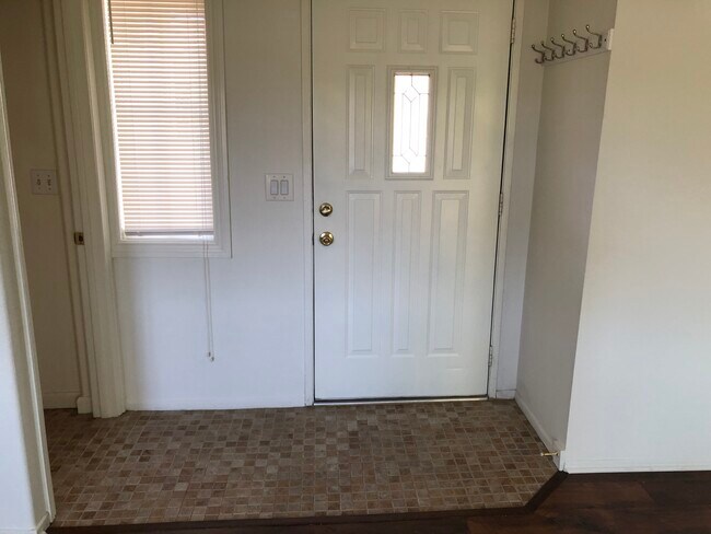 Building Photo - 5304 Colodny Dr