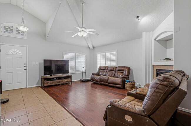 Building Photo - 3828 Tierra Aurora Dr