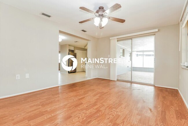 Building Photo - 3 Bedroom Pet-Friendly Home in Holiday, FL with Main Street Renewal