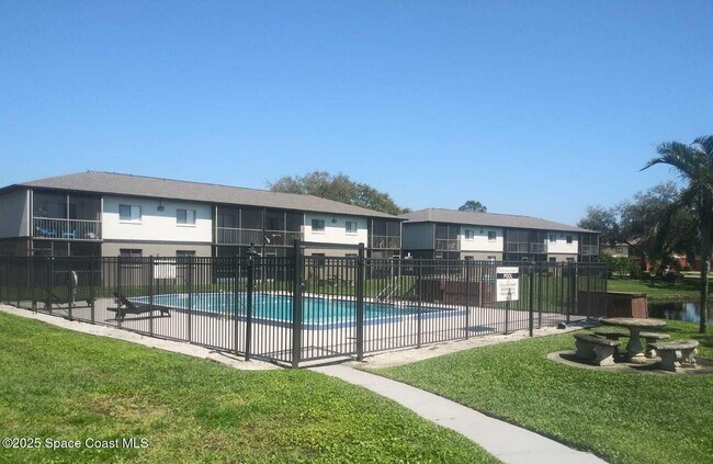 Building Photo - 1802 University Ln