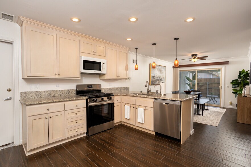 Building Photo - 5244 Edge Park Way