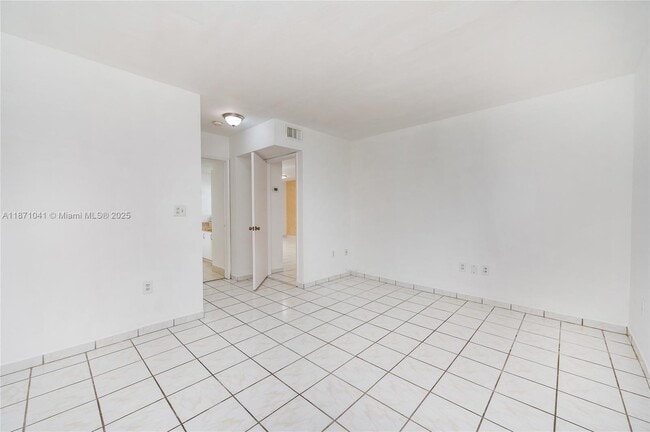 Building Photo - 12521 NW 11th Ln