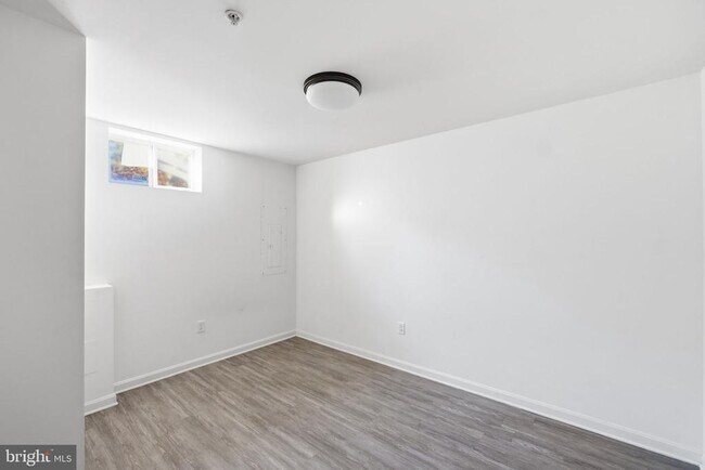 Building Photo - 554 Ellison Ct