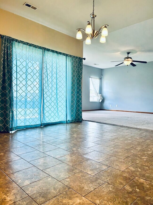Building Photo - Spring Valley Location! Beautiful Single-Family Home