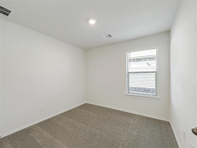 Building Photo - 1704 Skyline Dr