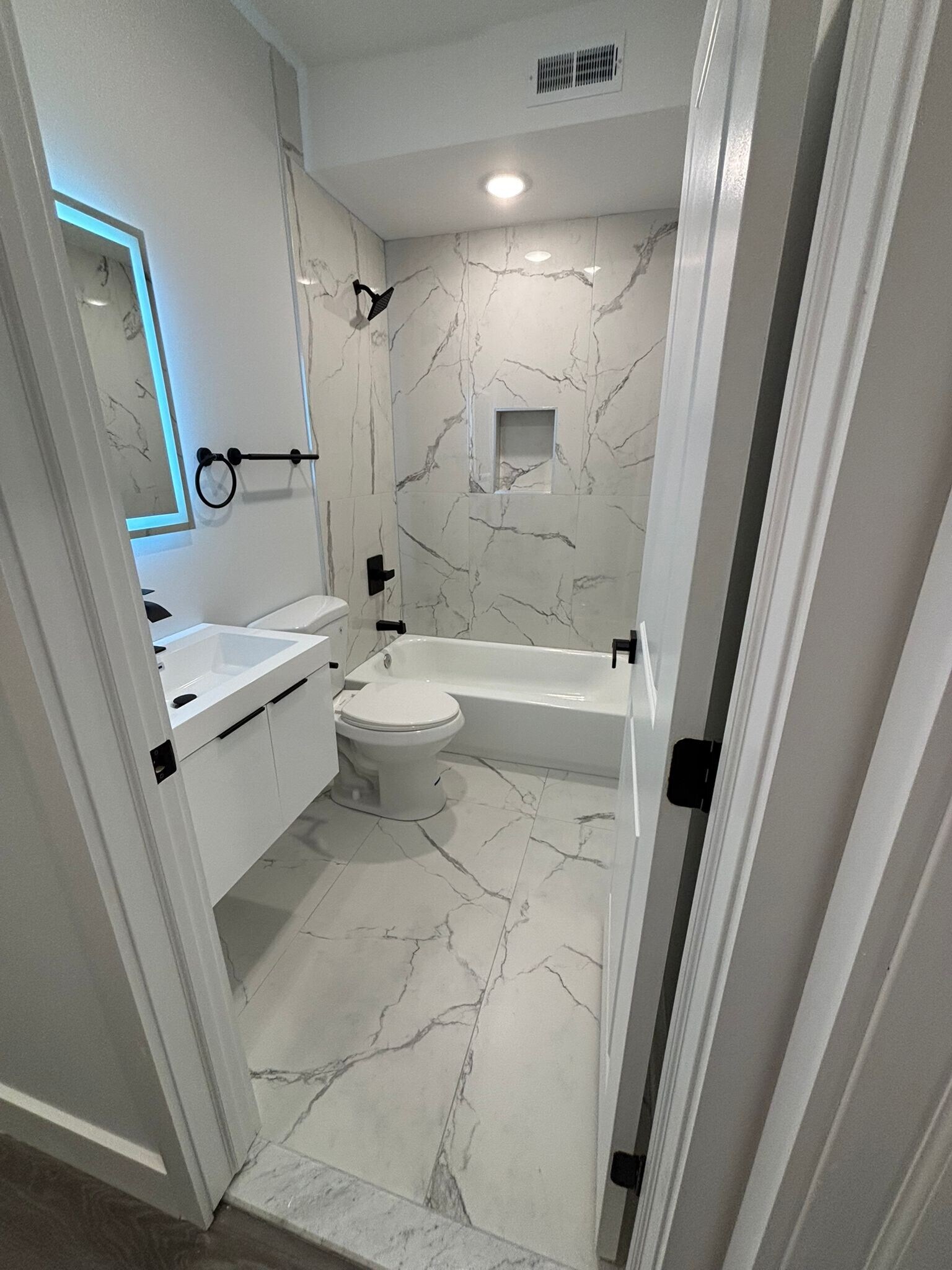 Building Photo - 713 N 42nd St