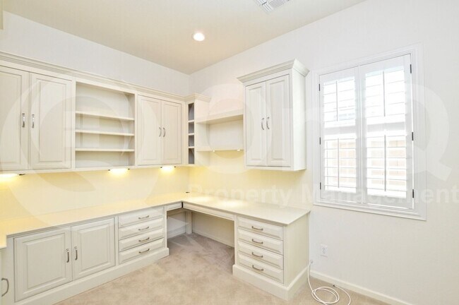 Building Photo - 20565 W Nelson Pl