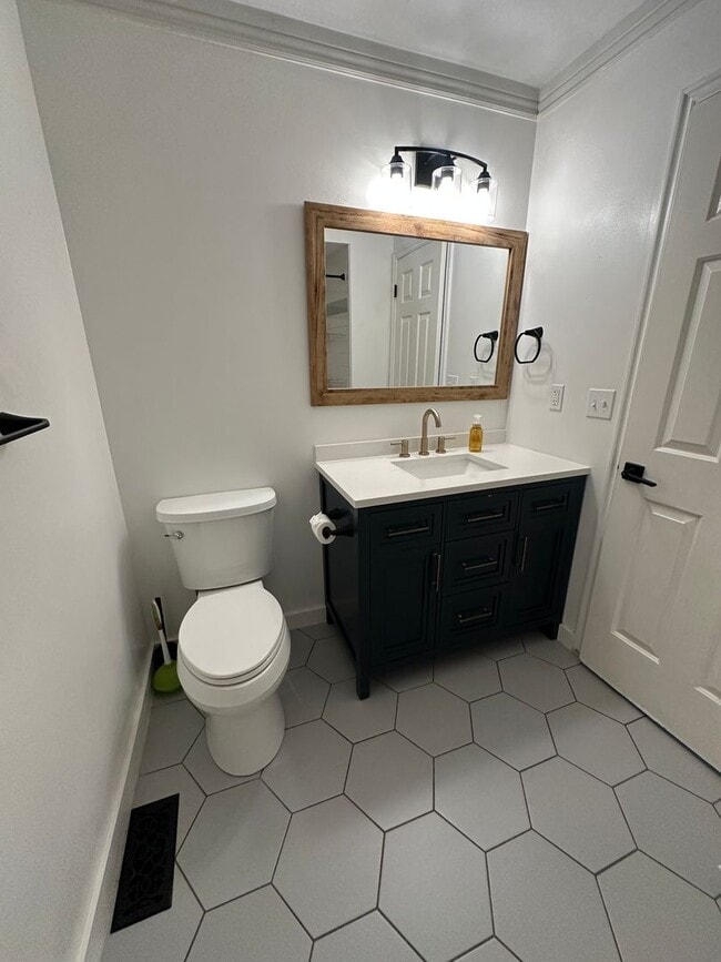 Building Photo - GET $500 OFF THE FIRST MONTHS RENT!!!