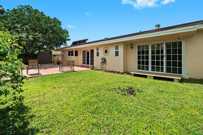 Building Photo - 20001 NW 62nd Ct