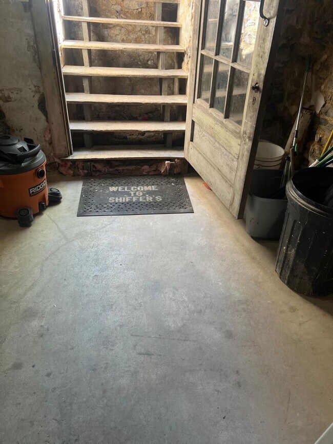 Building Photo - 4216 W Penn Ave