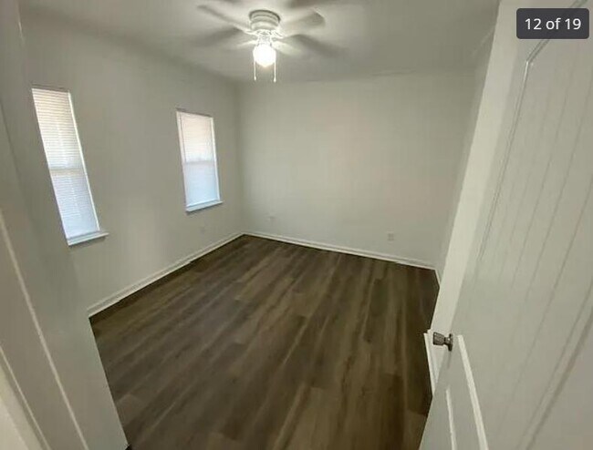 Building Photo - 1237 Lindsay Ave