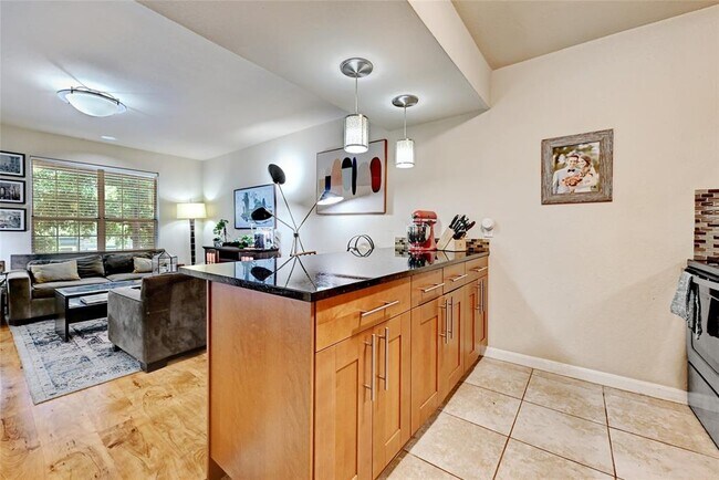 Building Photo - 7685 Northcross Dr
