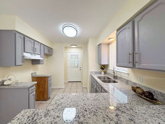 Building Photo - 304 Anthony Ln