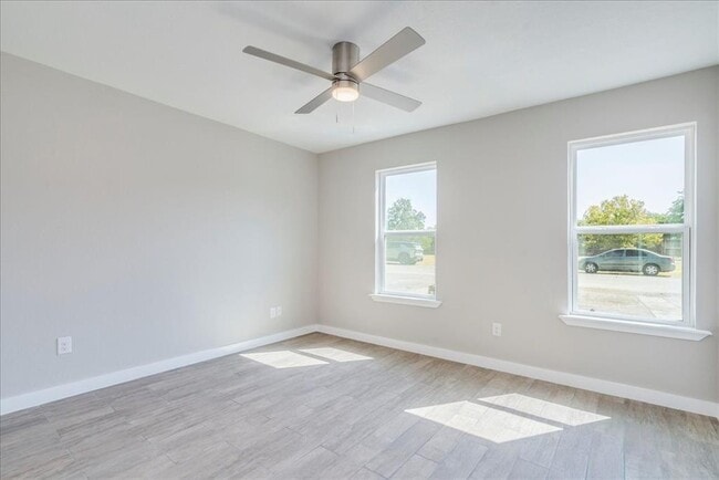 Building Photo - 3 Cypress Fairway Village