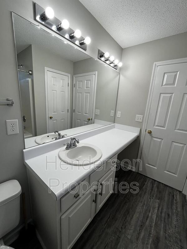 Building Photo - 4004 Shadow Pines Cir