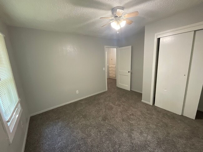 Building Photo - 532 E Boeing Dr
