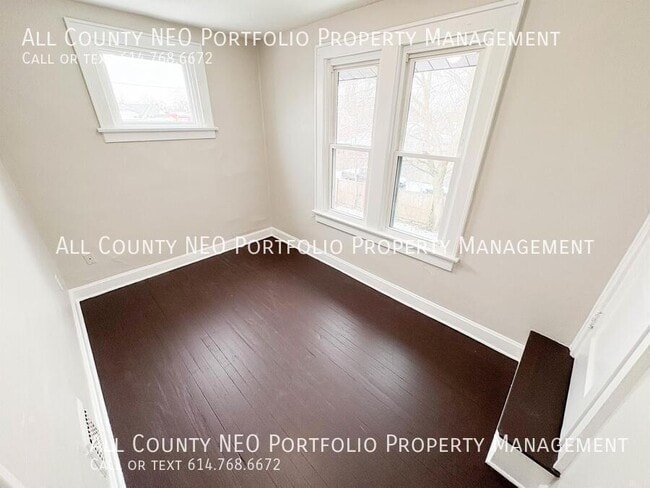 Building Photo - 21 N Wayne Ave