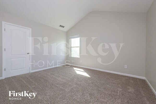 Building Photo - 4366 Rainer Dr