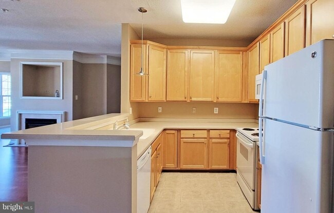 Building Photo - 12185 Abington Hall Pl